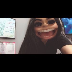 Meet your Posher, Corina